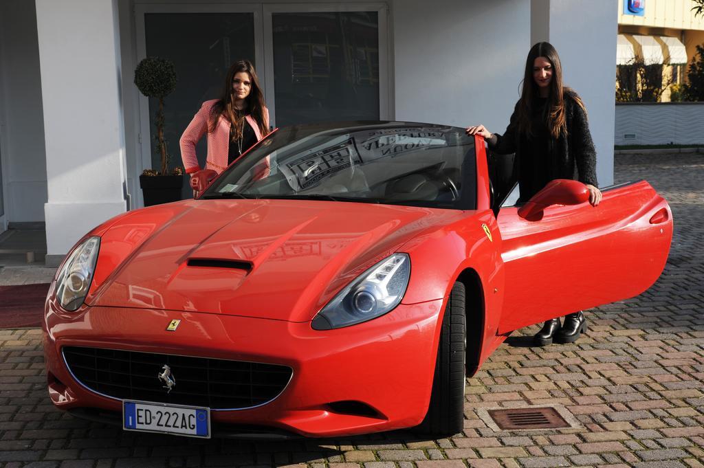 H5-5H Luxury Room Maranello Buitenkant foto