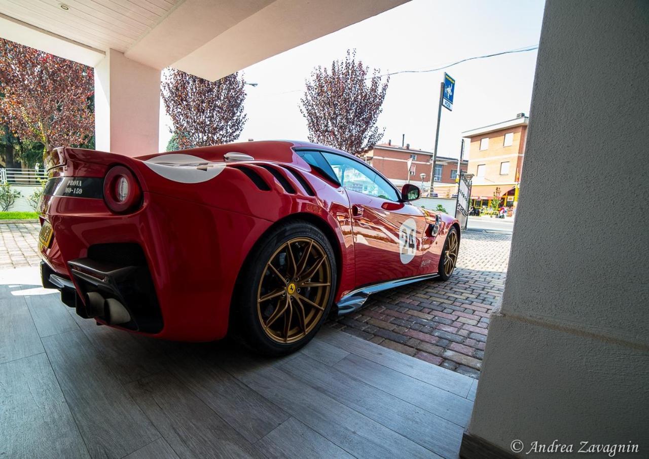 H5-5H Luxury Room Maranello Buitenkant foto